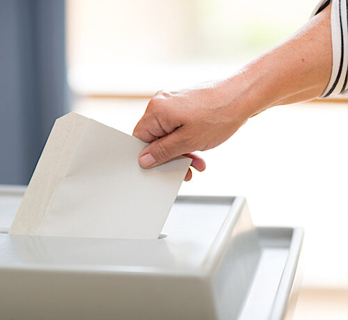 Kommunalwahlen in Bayern – Die Stadtverwaltung Puchheim sucht noch Wahlhelferinnen und Wahlhelfer 