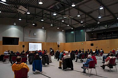 Foto der Bürgerversammlung Puchheim-Ort 2022 Laurenzer Sporthalle