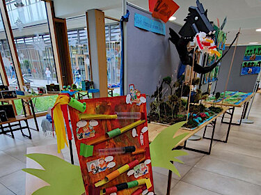 Ausstellung der Kunstwerke der Schülerinnen und Schüler