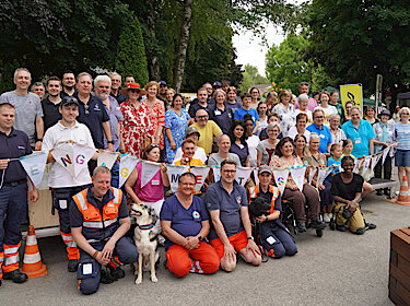 Gruppenbild mit den Aussteller:innen