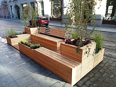 Parklet. Wikimedia Commons Lizenz