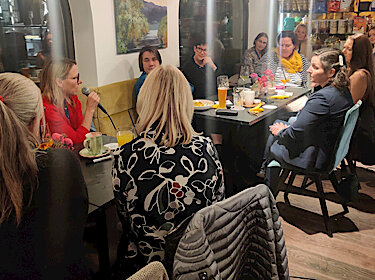 Die Teilnehmerinnen im Gespräch.