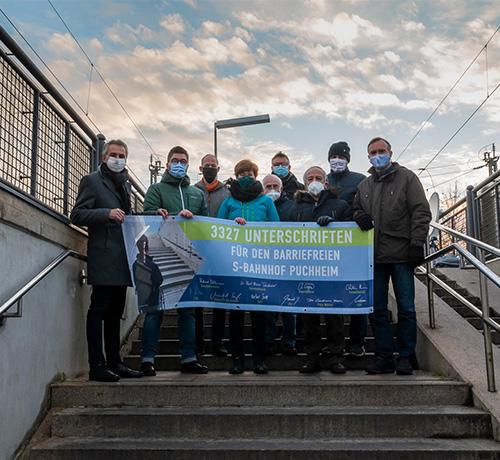 Aktionsbündnis „Barrierefreier Bahnhof Puchheim JETZT!“ – Übergabe von insgesamt 3.327 Unterschriften